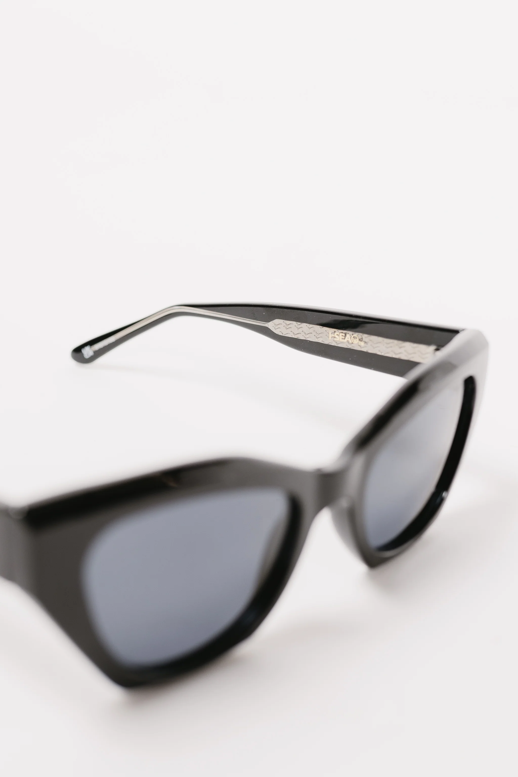 Avery Sunglasses - Image 3