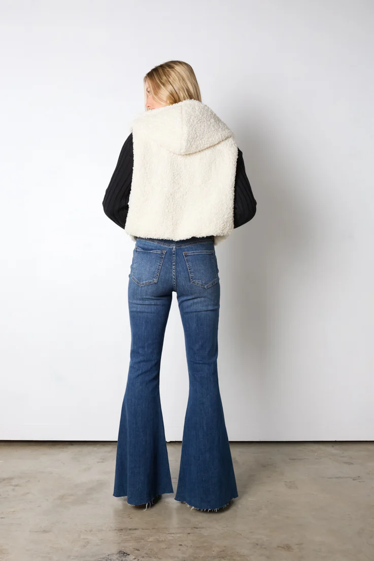 Chai Frappe Vest - Image 2