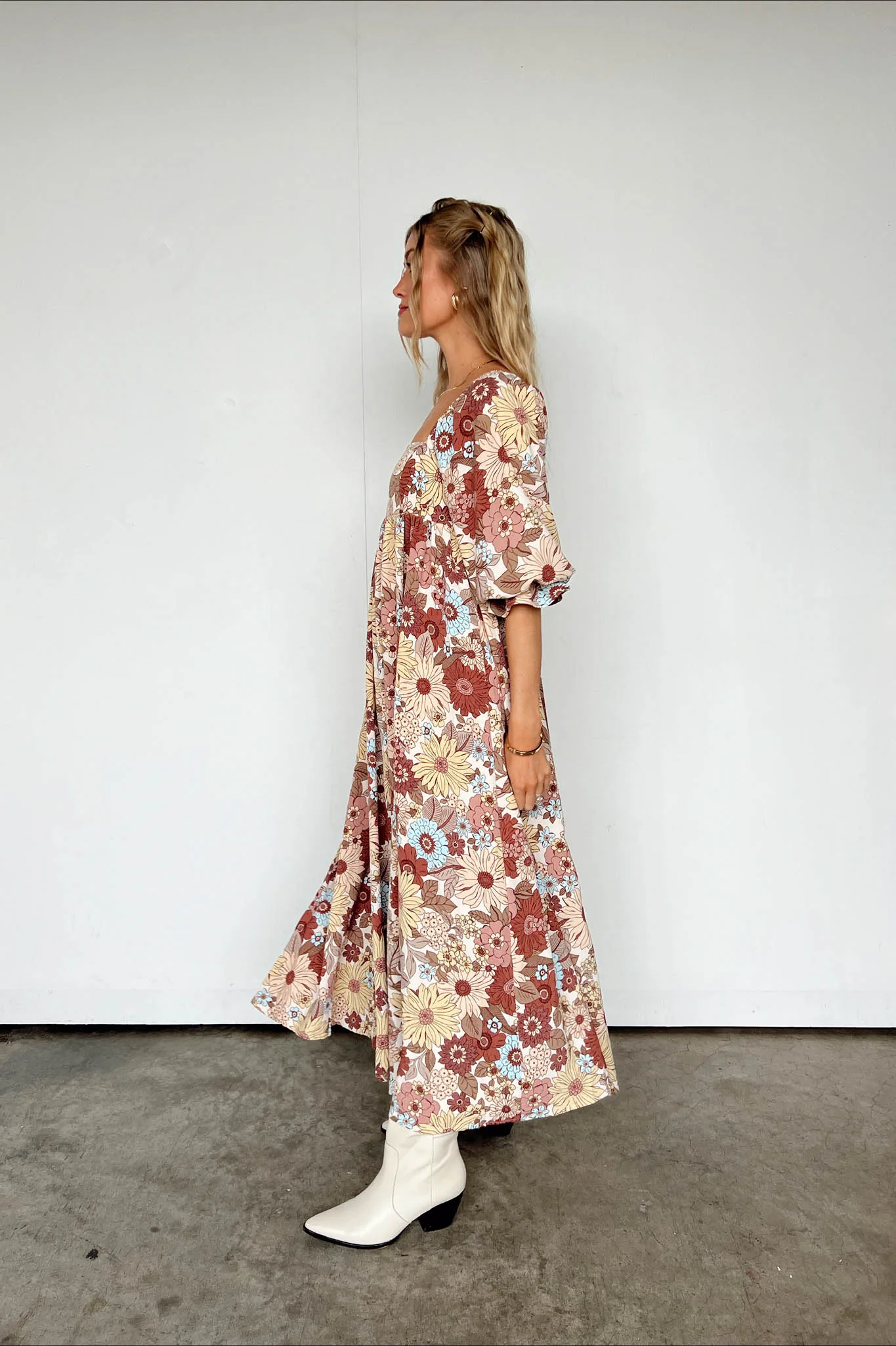 Retro Daisies Maxi Dress - Image 3